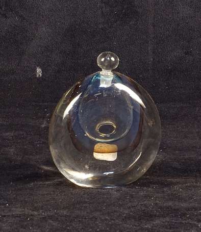 TRAVAIL CONTEMPORAIN - Flacon à parfum en verre 