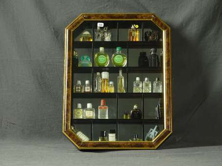 DIVERS PARFUMEURS - Lot de 34 miniatures de parfum
