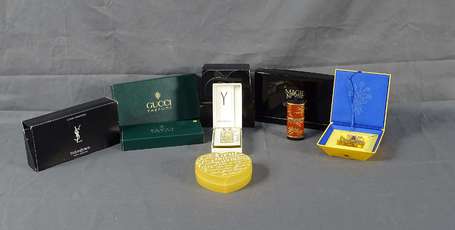 Lot de coffrets de miniatures dont Lancôme, Gucci,