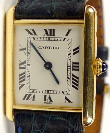 CARTIER - Montre bracelet modèle Tank, le boitier 