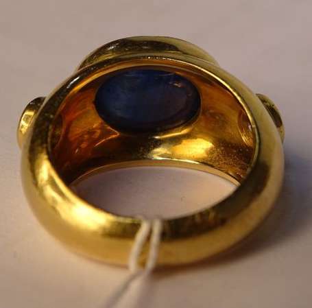 Bague jonc en or jaune 18K (750°/00) ornée d'un 