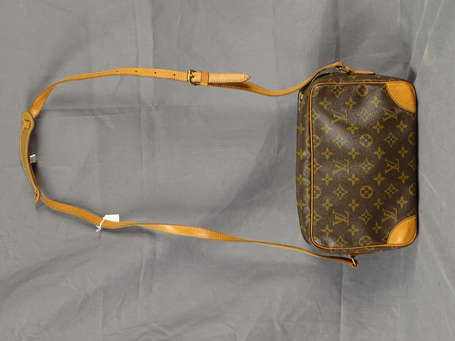 VUITTON - Sac Trocadéro - toile monogram et cuir 