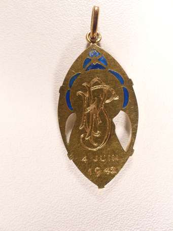 Médaille mariale ogivale signée Guilbert en or 