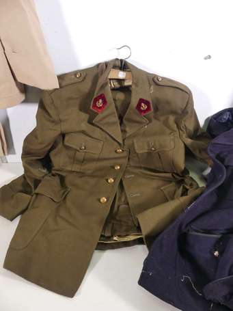 Lot de 4 ensembles - veste d'un capitaine IIIème 