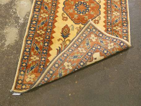 Tapis Derbent (chaine, trame et velours en laine),