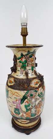 NANKIN fin de l'époque QING (1644-1912). Vase 