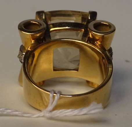 Bague Tank en or jaune 18K (750°/00) sertie 