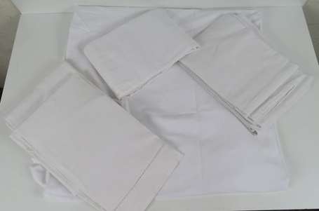 Important lot de 22 draps anciens en coton