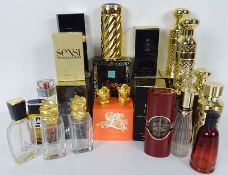 Important lot de 24 vaporisateurs vides (Sisley, 