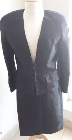 THIERRY MUGLER - 2 tailleurs et une veste Vintage 