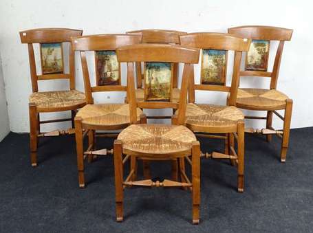 Six chaises en bois fruitier, le dossier à large 