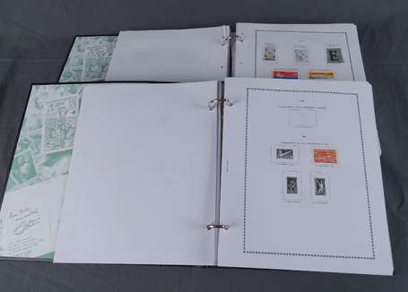 Philatélie - 2 albums de timbres Yvert et Tellier 