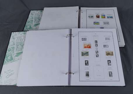 Philatélie - 2 albums de timbres Yvert et Tellier 