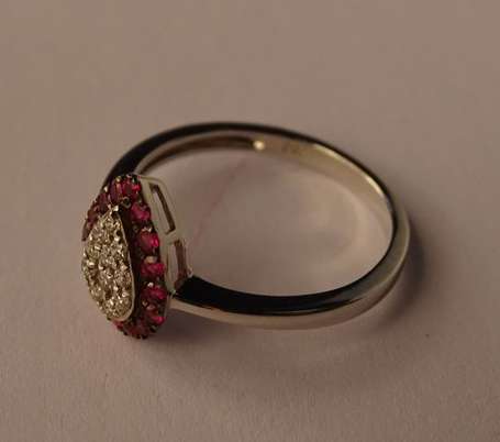 Bague poire en or gris 18K (750°/00) pavée au 