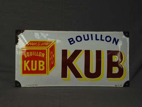 BOUILLON KUB : Bandeau émaillé bombé. 49 x 24cm.