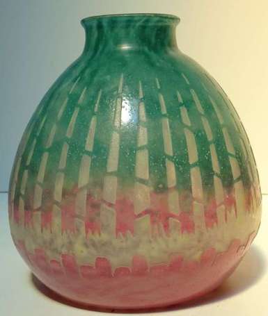 LE VERRE FRANCAIS - Vase boule en verre 