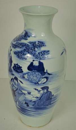 CHINE - Grand vase balustre en porcelaine à col 