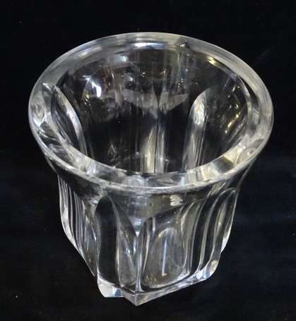 SAINT LOUIS - Petit vase en cristal taillé modèle 