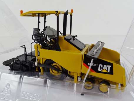 NORSCOT-CAT Asphalt paver with canopy AP600D, neuf