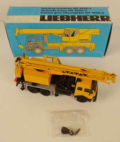 CONRAD-Camion grue télescopique LIEBHERR LTF 