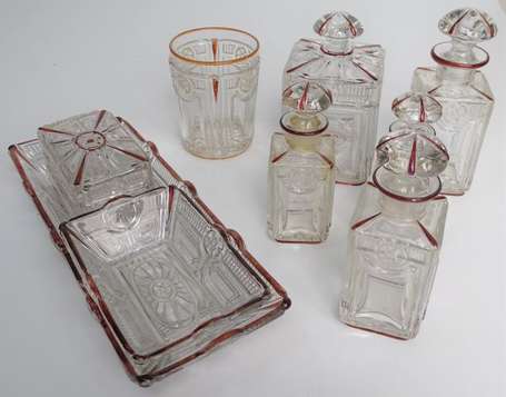 BACCARAT - Garniture de toilette en cristal moulé 