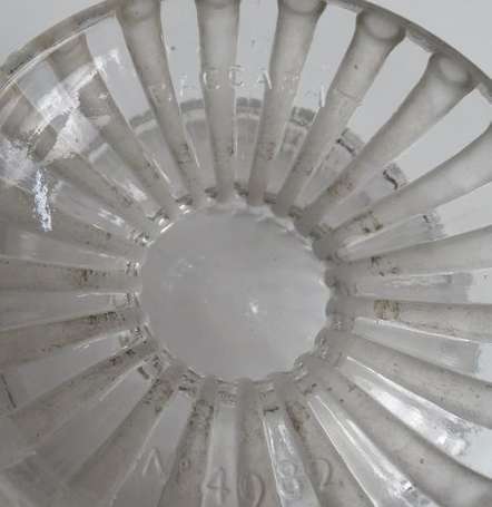 BACCARAT - Drageoir sur plateau en cristal en 