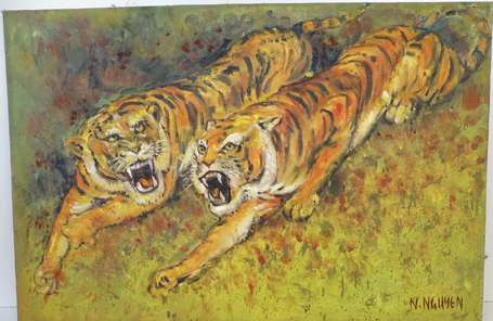 NGUYEN N. XXe - Deux tigres chassant. Huile sur 