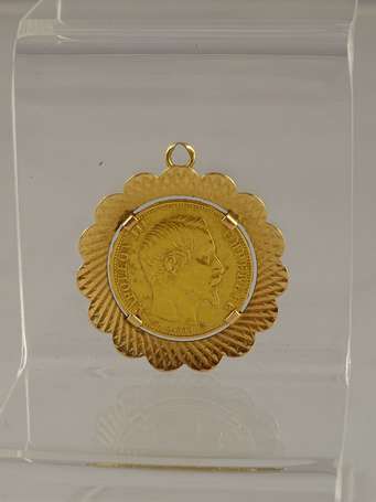 Pendentif en or monté d'une pièce 20 F or Napoléon