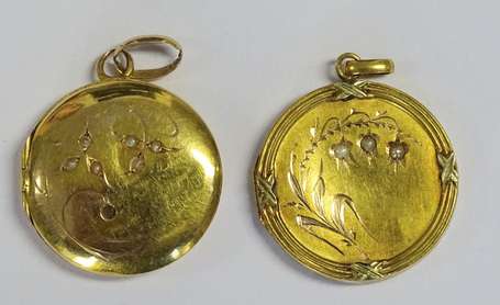 Deux pendentifs reliquaires en or jaune 18K 