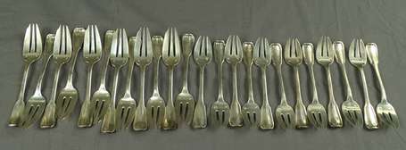 Partie de ménagère en argent modèle Uniplat 