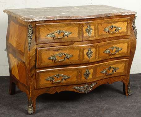 Commode en placage de satiné, palissandre et 