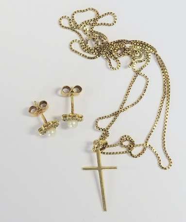 Chaine en or jaune 18K (750°/00) et son pendentif 