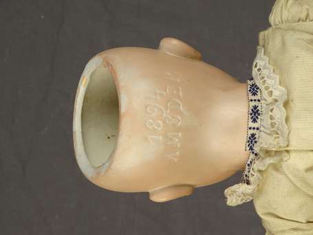 Allemagne-DEP-Poupée tête porcelaine marquée en 