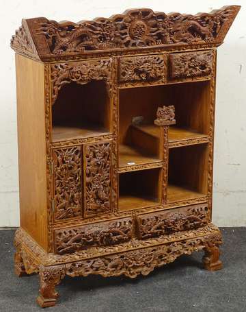 VIETNAM - Petit cabinet en bois exotique sculpté 