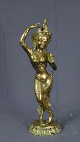 CAMBODGE - Danseuse Khmer. Sujet en bronze doré. 