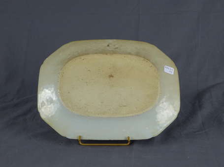 CHINE- Plat creux octogonal en porcelaine, le 