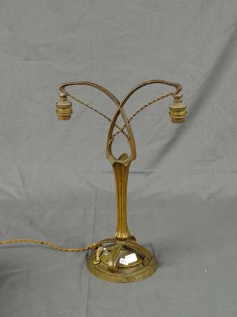Pied de lampe en bronze deux lumières circa 1900