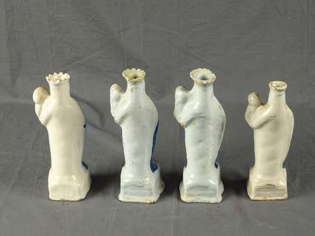Nevers - Quatre statuettes de Vierge d'accouchée 