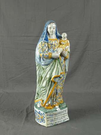 Nevers - Grande Vierge tenant l'Enfant Jésus dans 