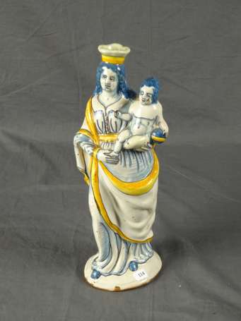Nevers - Vierge d'accouchée tenant l'Enfant Jésus 