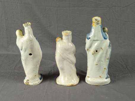 Nevers - Trois statuettes de Vierge d'accouchée 