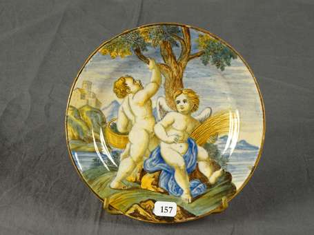 Castelli (genre de) - Assiette à décor polychrome 