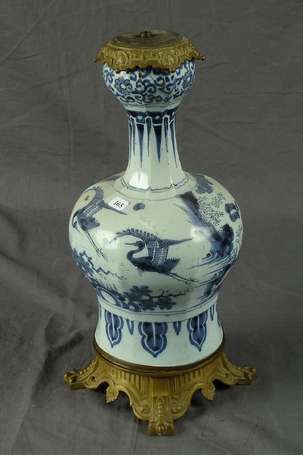 Delft - Vase de forme balustre à décor en camaïeu 