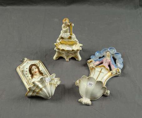 3 bénitiers en porcelaine à décor de Vierge 
