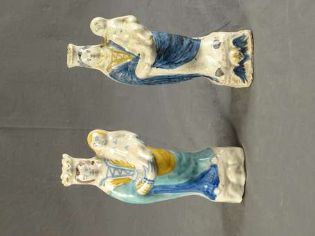 NEVERS - Deux statuettes de Vierge d'accouchée 