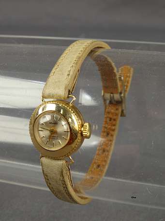 Nivada, montre bracelet Dame, le boitier en or 