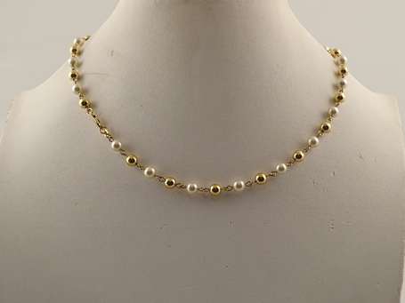 Collier de perles d'or alternées de perles 