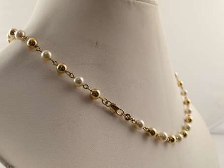 Collier de perles d'or alternées de perles 