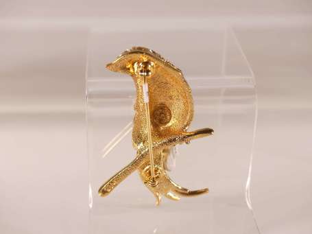 CARVEN - Broche oiseau en métal doré émaillé et 