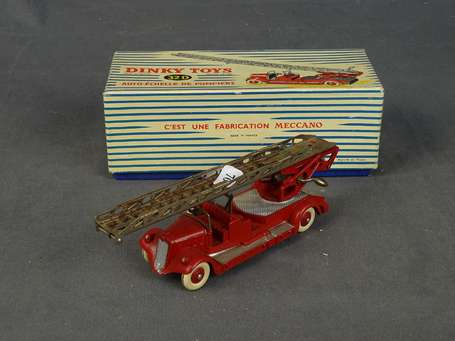 Dinky toys-delahaye auto échelle de 